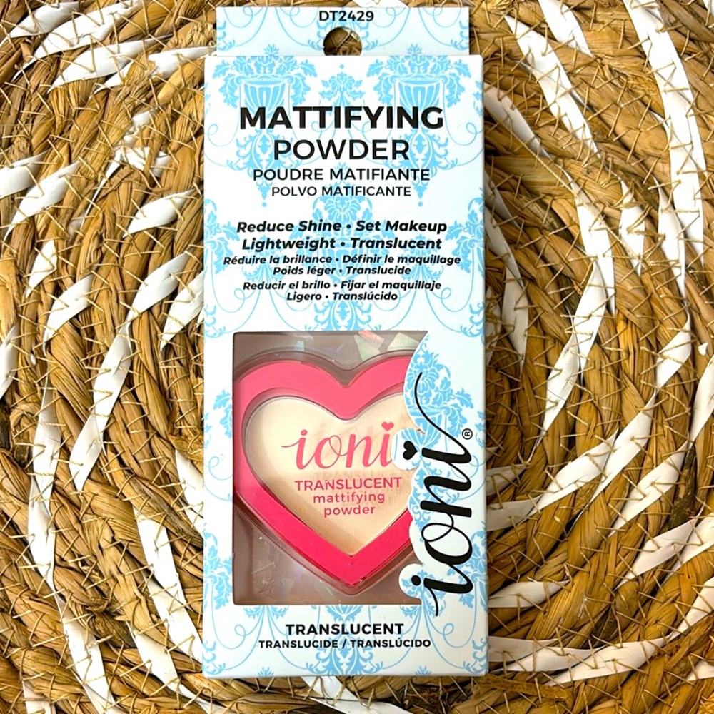 Ioni Translucent Mattifying Powder with Pink Heart